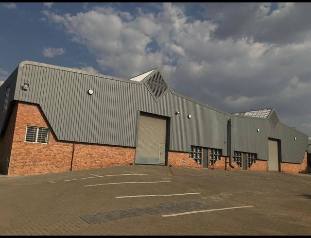 2,316M² WAREHOUSE TO LET IN ROOIHUISKRAAL